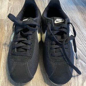 Woman’s Nike sneakers